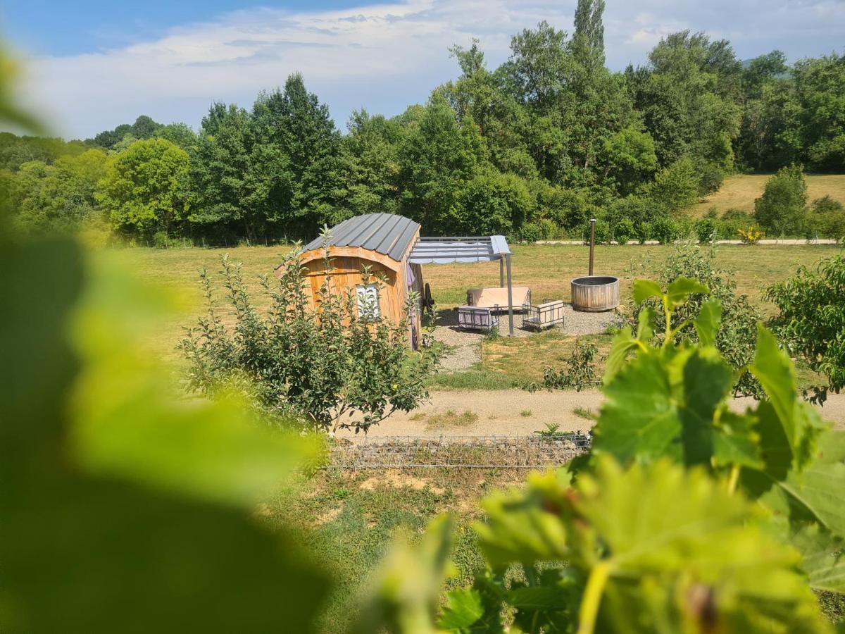 Les Milles Bottes Et Ses Roulottes Villa Encausse-les-Thermes Buitenkant foto